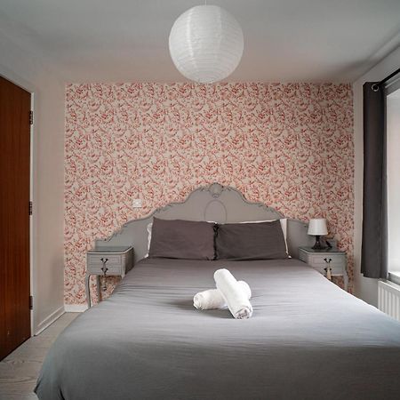 3 Bedroom Central Apartment In Belfast City Centre Εξωτερικό φωτογραφία