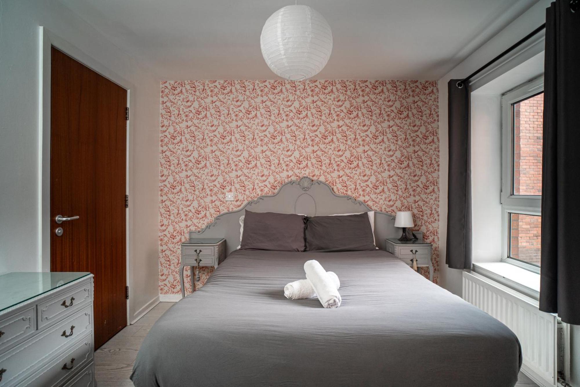 3 Bedroom Central Apartment In Belfast City Centre Εξωτερικό φωτογραφία