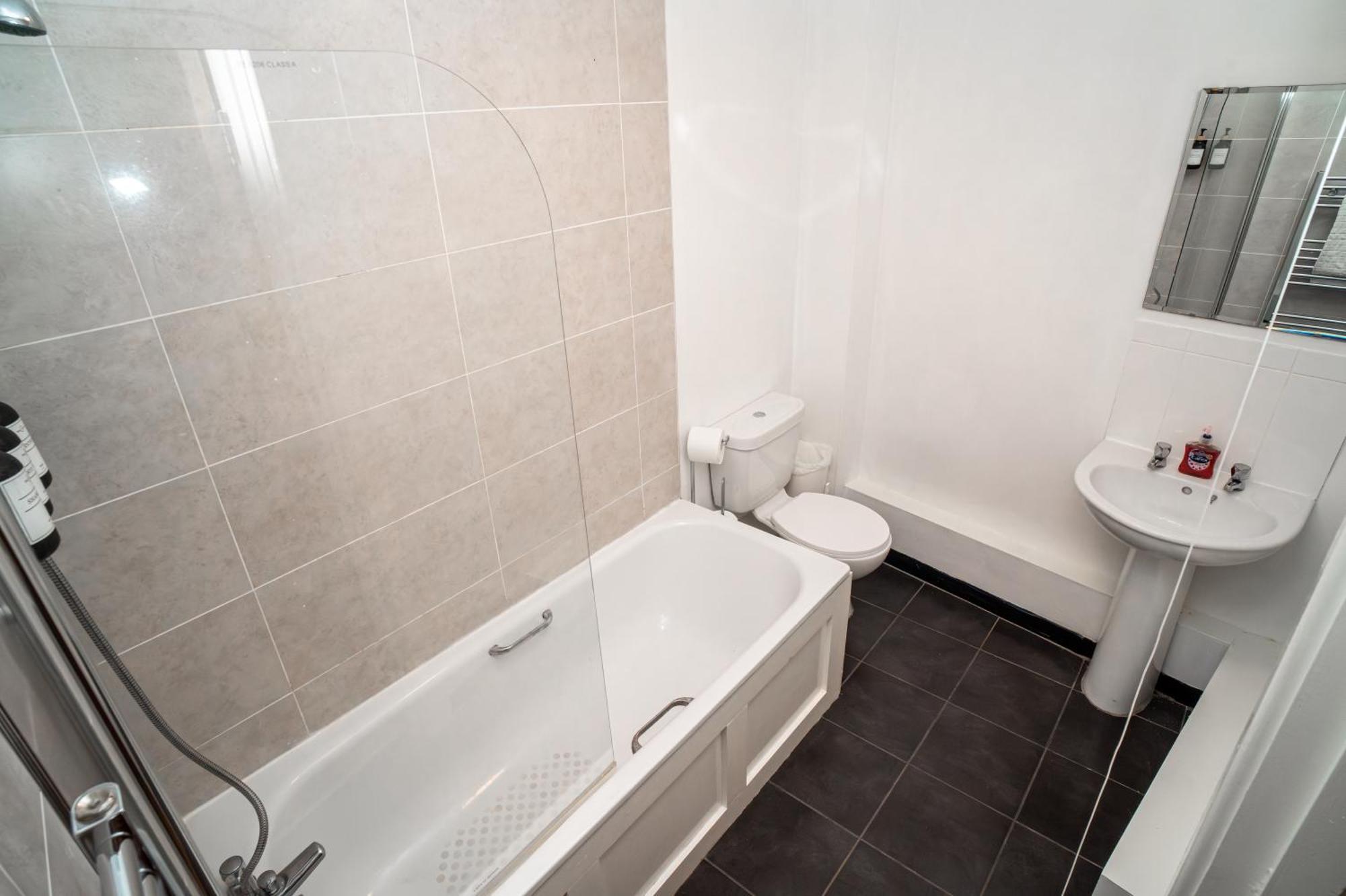 3 Bedroom Central Apartment In Belfast City Centre Εξωτερικό φωτογραφία